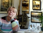 Fabienne Quinsac, peintre, dans son atelier