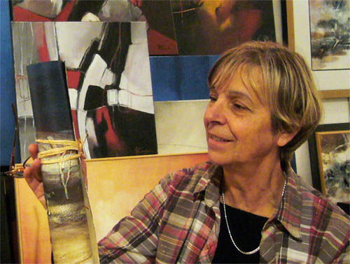Fabienne Quinsac dans son atelier de peintre